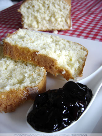 Bolo de Coco - Ano 01 Bolo de Coco - Ano 01